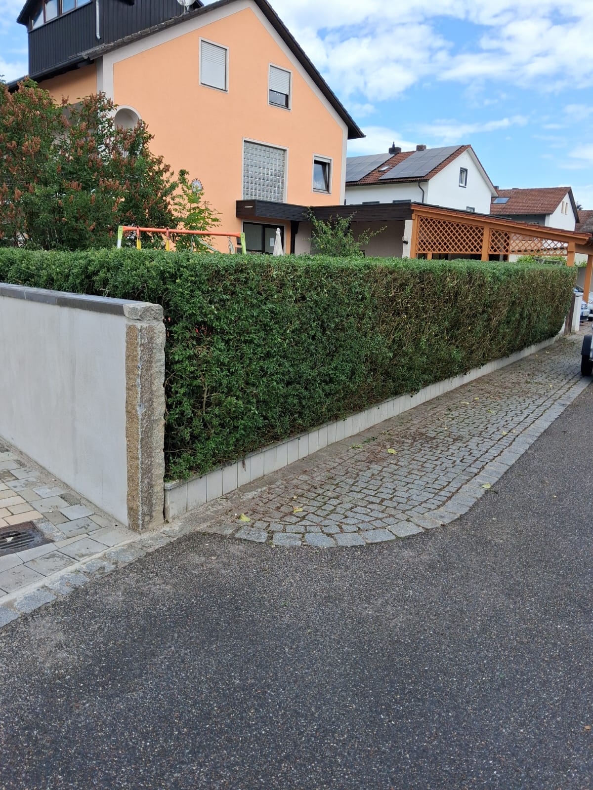 Heckenschnitt Ergebnis – Kormanns Gartenpflege